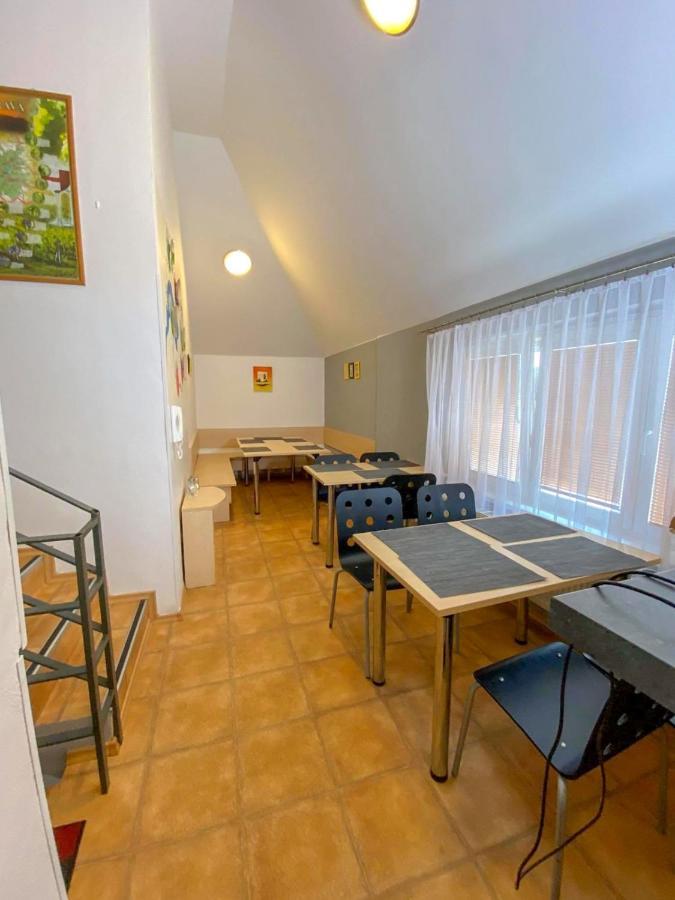 Penzion Hustopeče Exterior foto